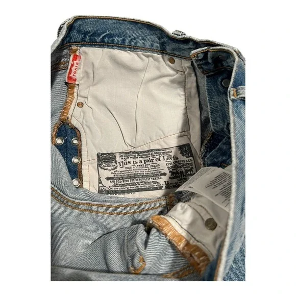 NWT Levi's 501 Denim‎ Shorts Women's 30 Light Wash Frayed Hem Classic Style - Picture 14 of 14